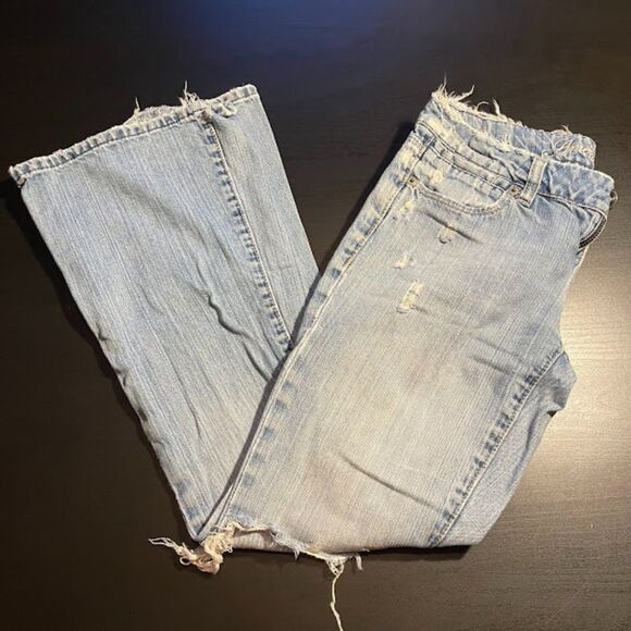 American Eagle Real Flare Size 2 Short Distressed Holey Jeans Light Blue Wash - Picture 2 of 5